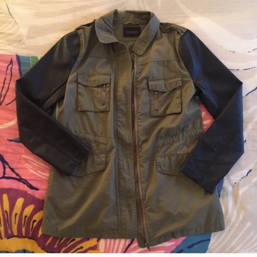 Blu Pepper Faux leather sleeve military jacket🖤⚡️